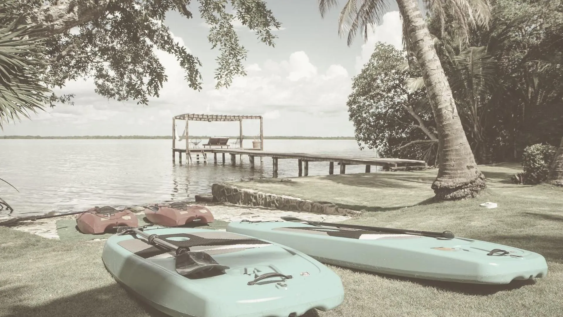 7BR Beautiful Waterfront Villa - Perfect Getaway Calderitas