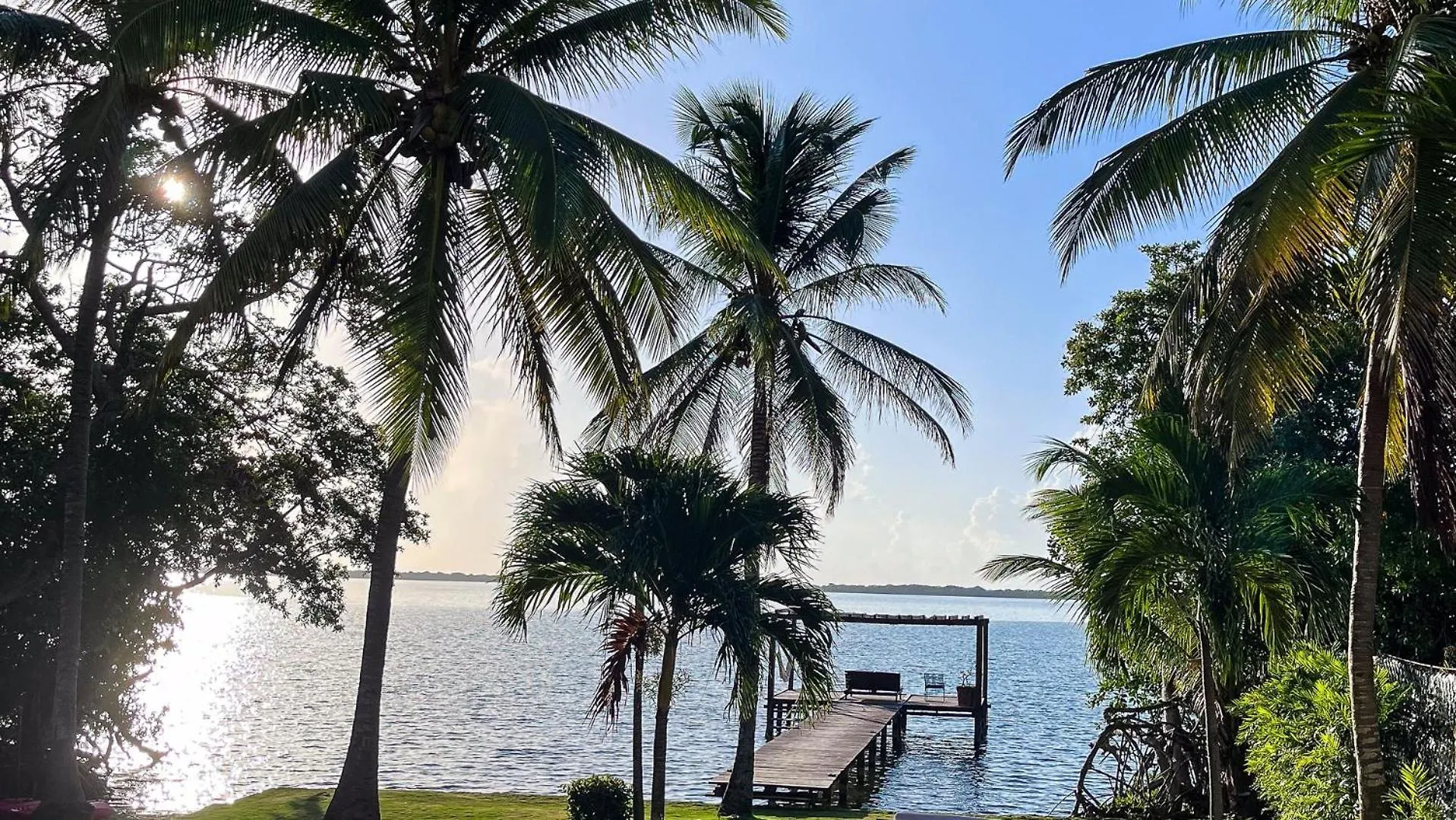 7BR Beautiful Waterfront Villa - Perfect Getaway Calderitas