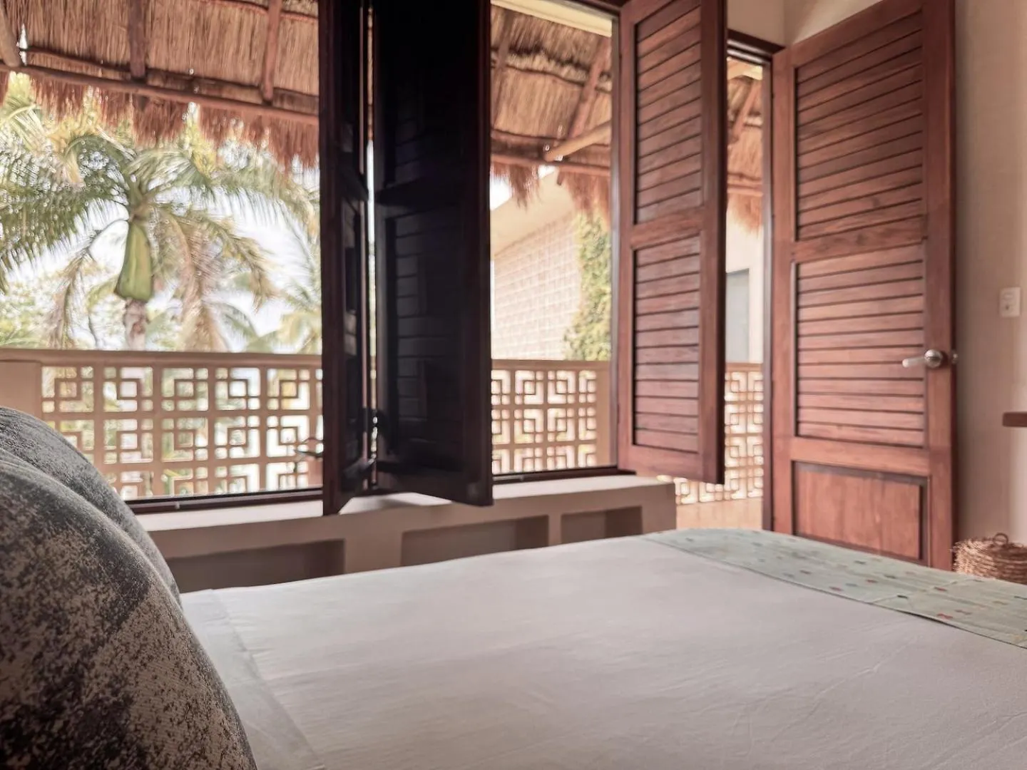 7BR Beautiful Waterfront Villa - Perfect Getaway Calderitas